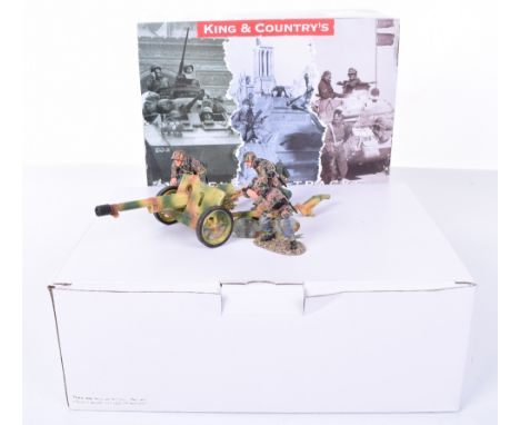 King and Country WS165 Pak 97/38 Gun and WS175 Raupenschlepper in original boxes (M) (6)