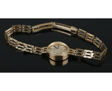 A ladies 9ct gold Rotary quartz wristwatch. Total weight 11.13g.  