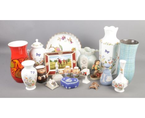 A good collection of ceramics. Includes Poole, Aynsley, Beswick, Wedgwood, Royal Doulton etc.  