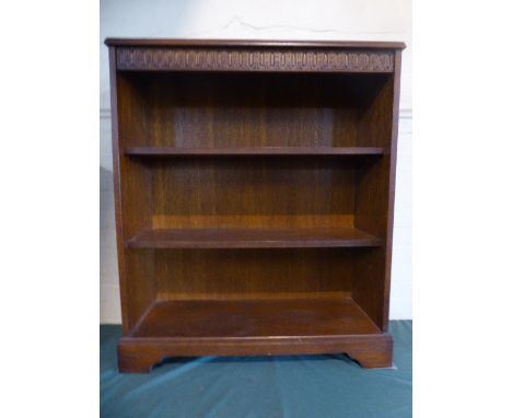 An Oak Three Shelf Open Book Case, 84cm Wide