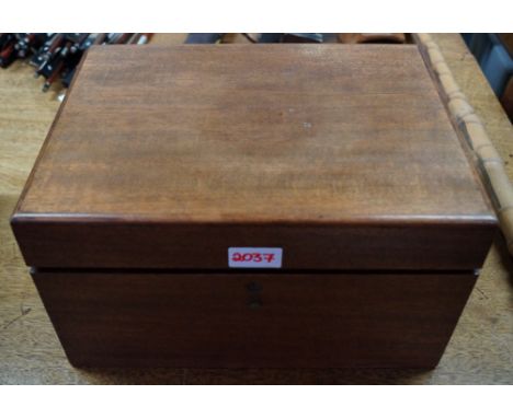 An early 20th century Dunhill mahogany humidor, the copper and felt lined interior bearing plaque inscribed 'Alfred Dunhill o