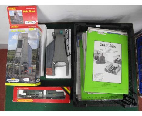 Hornby R.852 OO Gauge 2-6-0 Ivatt Class Locomotive & Tender, BR Green, R/No. 46521, Boxed. Together with a boxed Hornby Skale