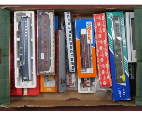 Fifteen 'HO' Gauge Continental Outline Coaches, by Roco, Jouef, Rivarossi, Marklin etc, various liveries DB Rail, S.N.C.F, DB