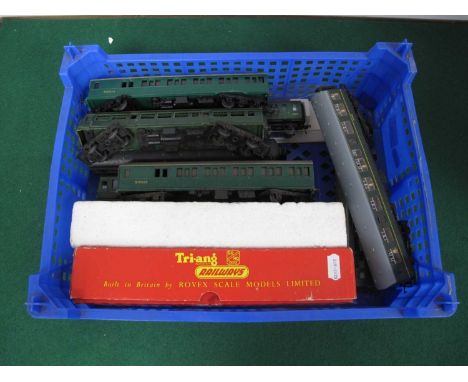 Ten 'OO' Gauge/4mm Items of BR Green "Multiple Units", comprising two Triang Class 101 and a Ref D156 powered cars, a Lima Cl