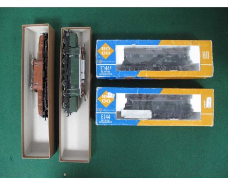 Four 'HO' Gauge Continental Outline Electric Locomotives with Twin Pantographs, comprising two boxed Roco Bo-Bo class E144 Re