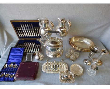 Large qty of mixed silver plated items & 12 place fruit, knife & fork set in fitted case