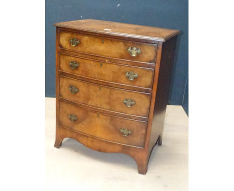 C18th style mahogany bow fronted chest of drawers fitted with 4 drawers on bracket feet 62x45x77H cm