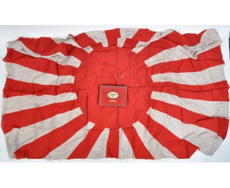 WWII Second World War Interest - a vintage 20th century Imperial Japanese ' Rising Sun ' small ' battle ' type flag. White, w