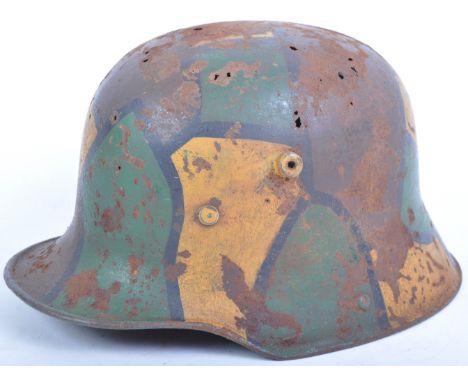 An original WWI First World War Imperial German / Prussian Army M16 steel helmet / Stahlhelm. The helmet having jigsaw patter