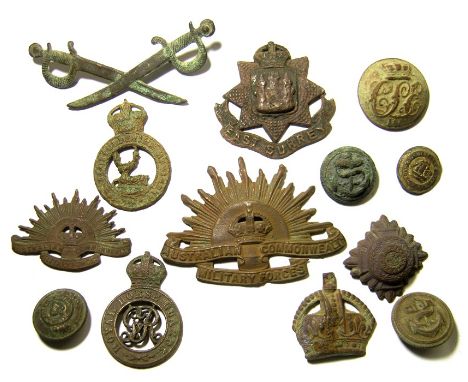 Modern, mixed bag of thirteen Military buttons, officers' pips and cap badges. Of note within this lot, RSM cuff badge, two b