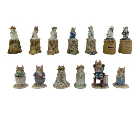 Brambly Hedge - Seven pewter mounted thimbles and six figures, eight boxed (13)