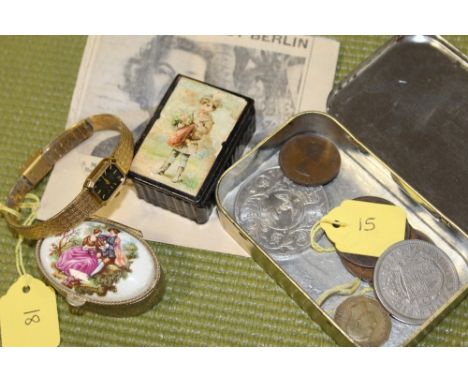 A SMALL BOX OF COLLECTABLES TO INC A SNUFF BOX, ROTARY WRISTWATCH ETC