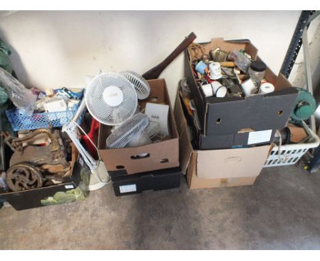 A LARGE MIXTURE OF ITEMS TO INCLUDE HAND TOOLS, SCREWS, BULBS, VINTAGE SEWING MACHINE A/F ETC