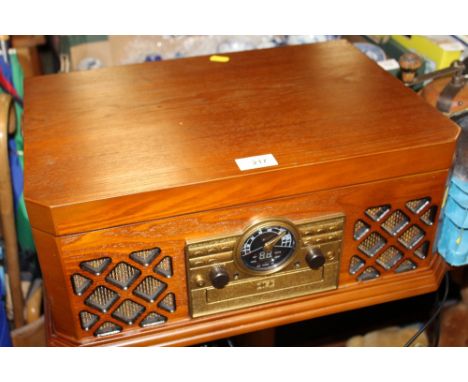 A MODERN COMBINATION CD / RECORD PLAYER