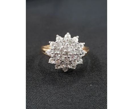 9CT GOLD CLUSTER RING