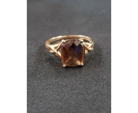 9CT GOLD SMOKEY QUARTZ RING