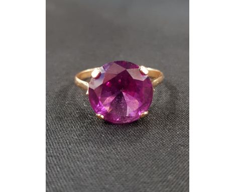 18CT GOLD AND AMETHYST RING