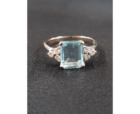 14CT GOLD AQUAMARINE AND DIAMOND RING