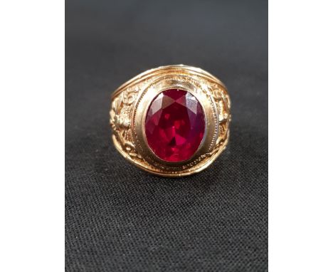 9 CARAT GOLD RED STONE COLLEGE STYLE RING 8.7 GRAMS