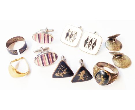 A damaged 9ct. gold signet ring, two other rings and four pairs of cufflinks