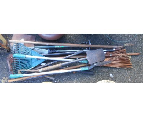 A quantity of assorted garden tools