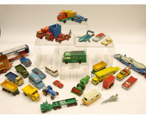 A QUANTITY OF PLAYWORN UNBOXED DINKY, CORGI, MATCHBOX AND OTHER DIE CAST TOYS 