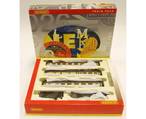 HORNBY MINT AND BOXED '00' GAUGE TRAIN PACK OF FIVE PIECES enclosing 4-6-0 LOCOMOTIVE AND TENDER COUNTY OF SOMERSET No 1004 i