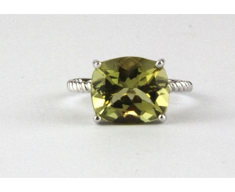 A925 silver ring set with a large quartz.