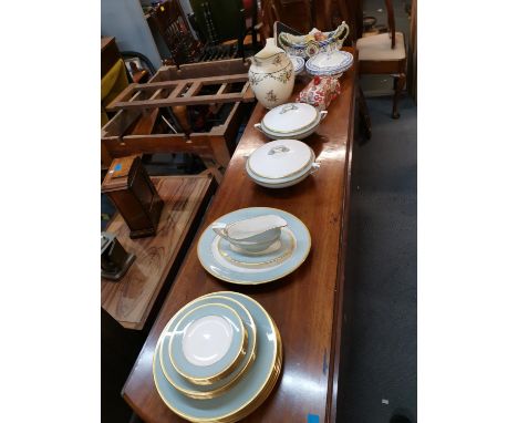 Mixed china to include a Royal Worcester part dinner service with 'Westminster' pattern, large Royal Doulton jug, box and cov