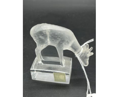 Vintage Lalique crystal spotted deer figure. [8x8x3.5cm] 