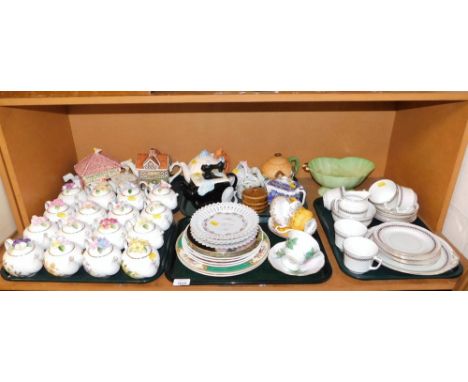 Decorative china and effects, to include a Carltonware bowl, part tea wares, novelty cottage teapot, a quantity of Royale Str