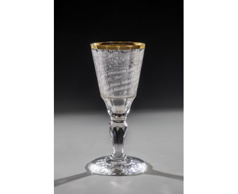 Militaria-Pokal Schlesien, Mitte 18. Jh. Auf Unterseite des Scheibenfußes Rosette aus polierten Kugelungen. Balusterschaft un