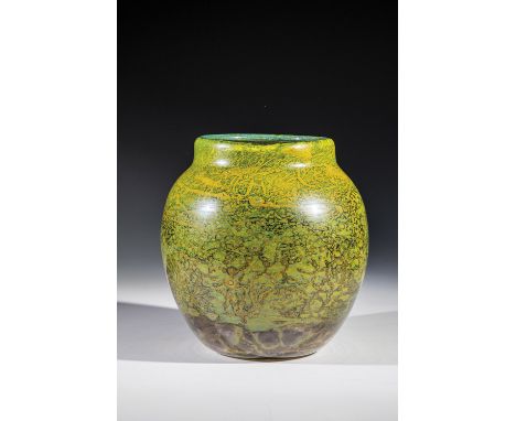 Vase ''Ikora-Kristall'' Karl Wiedmann (Dekortechnik), WMF, Geislingen, um 1930/31 Farbloses Glas mit mehrfarbigen Farb- und O