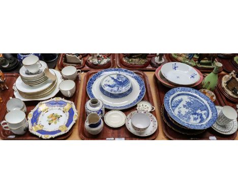 Collection of early 19th century English pottery and porcelain including, Leeds, Pearlware tureen stand, Pearlware tea caddy,