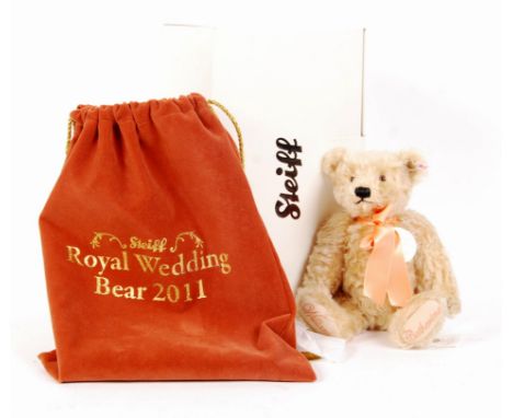 A rare Limited Edition Danbury Mint Steiff ' Royal Wedding Bear 2011 '. 25cm tall. Blonde, with medallion. All tags present, 