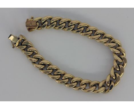 ARMBAND333/000 Gelbgold. L. ca. 19cm. Brutto ca. 20,7g.   A BRACELET 333/000 yellow gold. Approximately 19 cm long. Gross wei