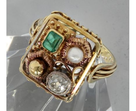 DESIGNERRING585/000 Gelbgold mit einem Diamanten von ca. 0,5ct, Smaragd und Zuchtperle. Ringgr. 54, Brutto ca. 4,9g   A DESIG