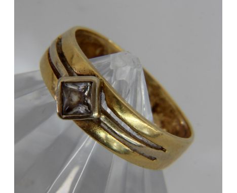 DAMENRING750/000 Gelbgold mit Topas. Ringgr. 58 Brutto ca. 3,8g.   A LADIES RING 750/000 yellow gold with topaz. Ring size 58