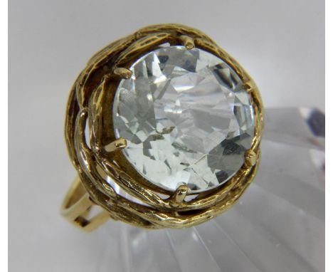 DAMENRING585/000 Gelbgold mit Aquamarin. Ringgr. 56. Brutto ca. 7,4g.   A LADIES RING 585/000 yellow gold with aquamarine. Ri