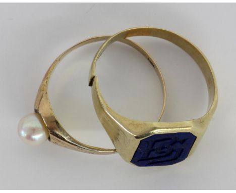 ZWEI RINGE585/000 Gelbgold. Brutto ca. 7,5. Teils besch.   TWO RINGS 585/000 yellow gold. Gross weight approximately 7.5 gram
