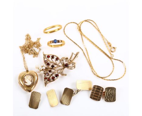 Various gold jewellery, comprising 2 x 22ct rings, 3.3g, various 9ct, 13.9g, unmarked garnet brooch, 7.7g, and 9ct back and f