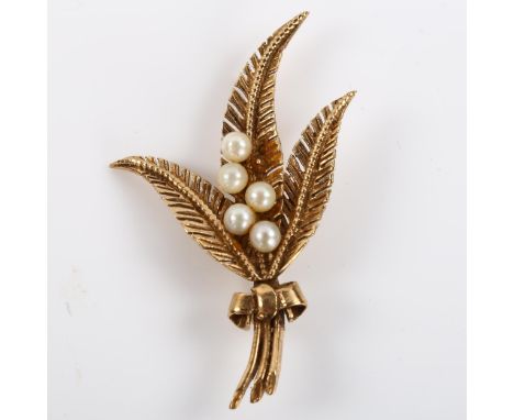 A late 20th century 9ct gold cultured pearl fern brooch, maker's marks HW and S, hallmarks Birmingham 1971, brooch length 44.