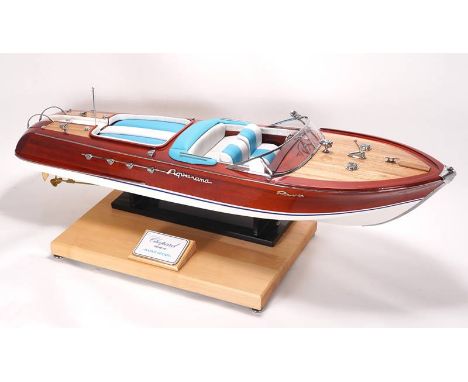 Riva ModellbootSonderanfertigung für die Produktlinie Happy Sport der Luxusmanufaktur Chopard. Offenes Sportboot Aquarama auf