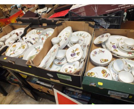 FOUR TRAYS OF ROYAL WORCESTER EVESHAM CHINA