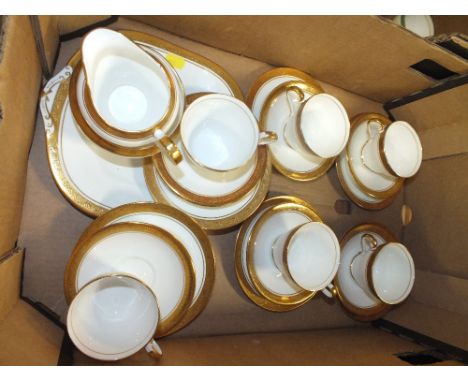 AN AYNSLEY ARGOSY GILT PART TEA SERVICE
