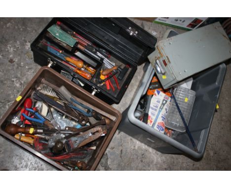 A TOOLBOX AND CONTENTS TOGETHER WITH TWO TRAYS AF TOOLS ETC