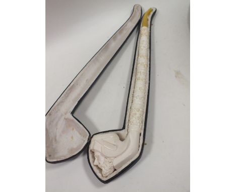 A LARGE CASED&nbsp;MEERSCHAUM&nbsp; PIPE