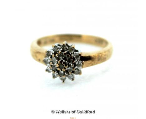 *9ct yellow gold 19 authentic diamons cluster ring - 0.25 CT, ring size- L 2.5g  (Lot subject to VAT)