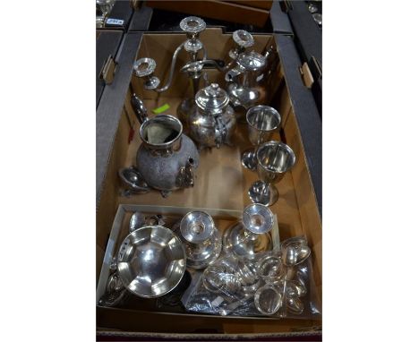 A silver sugar basin, Sheffield 1918, a set of six napkin rings, Birmingham 1914 and various Georgian and later teaspoons, 10