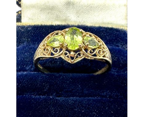 9ct Gold Vintage Peridot Set Trillogy Ring (2.1g)